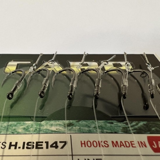 HAYABUSA ISEAMA Carp Csalitüskés előkötött feeder horog 12-es 6db/csomag